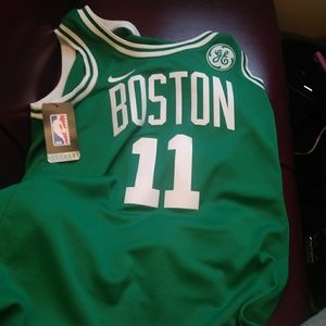 Kyrie celts jersey